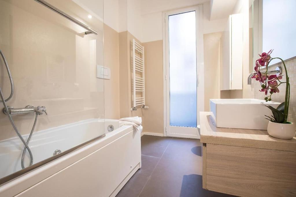 My Trastevere Three Bedroom View Apartment -Top Collection Rome Exterior photo
